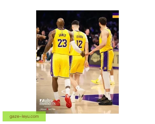 湖人逆转勇士詹姆斯三双爆发季后赛席位争夺白热化冲刺阶段再起波澜