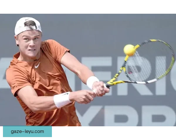 世界网球巡回赛：新兴球员崭露头角，老将争夺年终总决赛席位